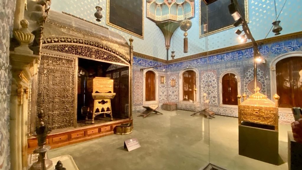 whatsapp image 2024 10 24 at 22.28.33 3 e1729850990566